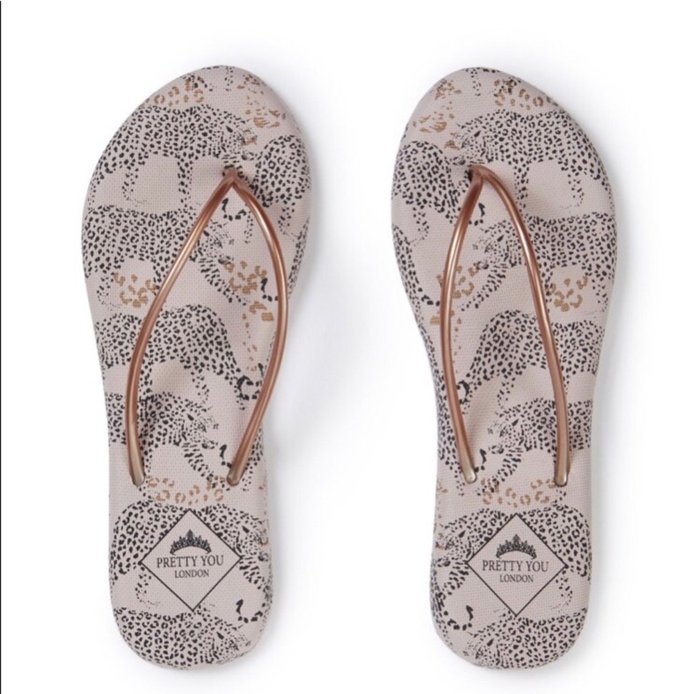 NEW LEOPARD PRINT FLIP FLOPS - Picture 2 of 4